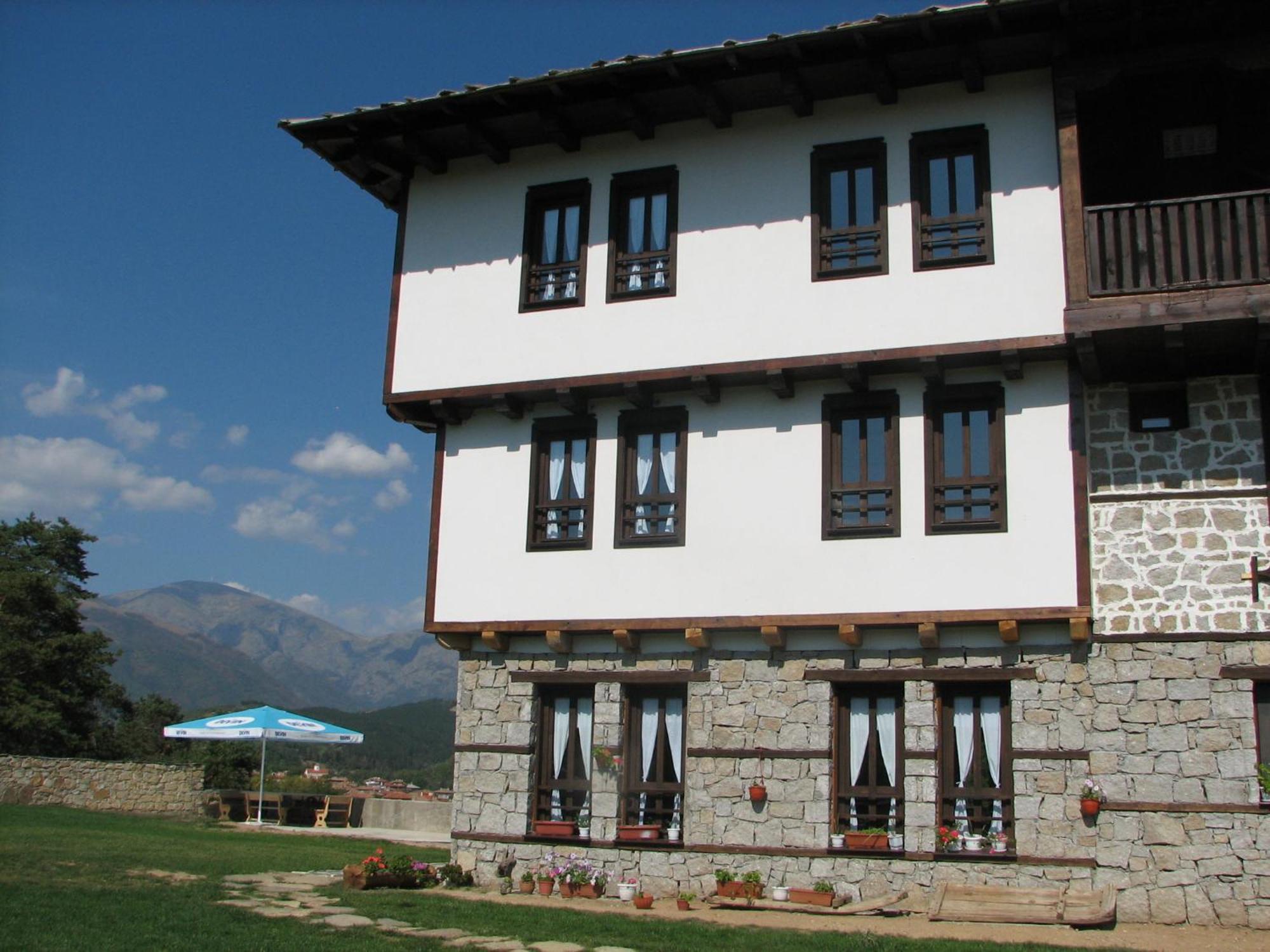Family Hotel Kalifer คาโลเฟอร์ ภายนอก รูปภาพ